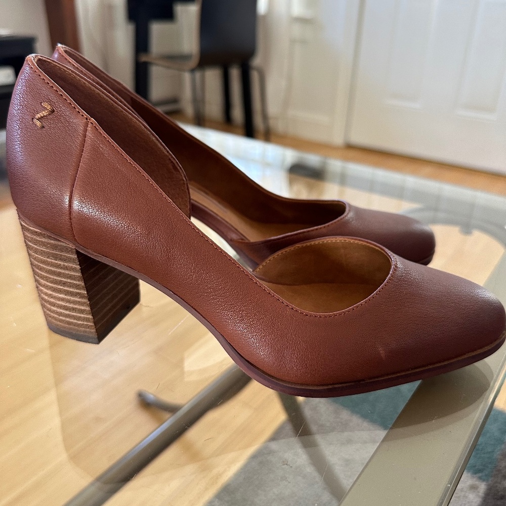 Zodiac Brown/Cognac Heels NWOT